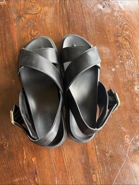 Black Cross-Strap Sandal